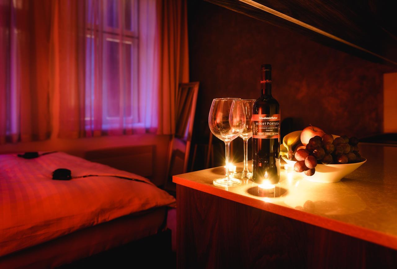 Fifty Shades Of Gray Studio, City Center Hradec Králové Екстериор снимка