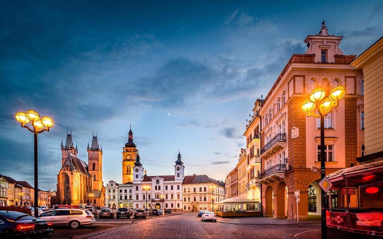 Fifty Shades Of Gray Studio, City Center Hradec Králové Екстериор снимка