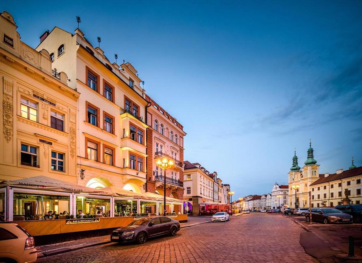Fifty Shades Of Gray Studio, City Center Hradec Králové Екстериор снимка